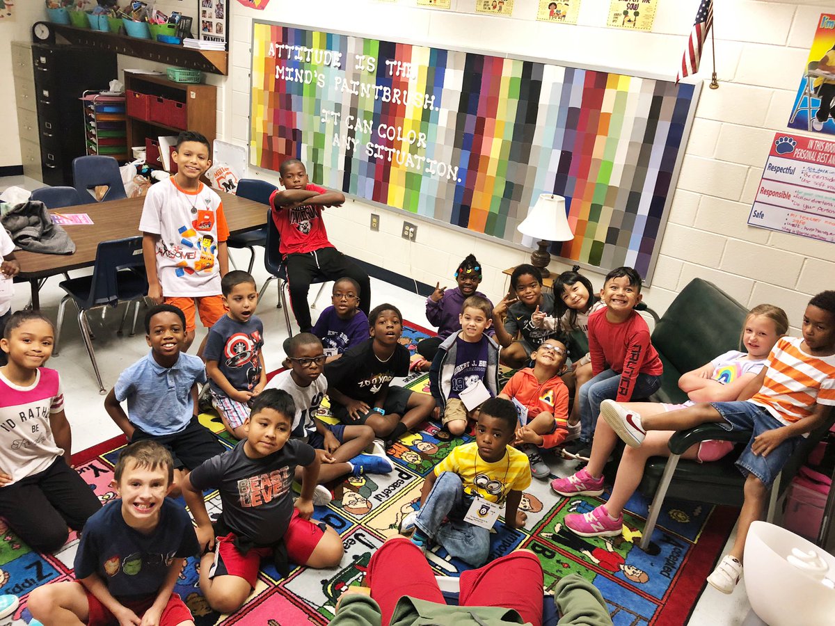 jessicalmull's tweet photo. I get to work with the most amazing kids each day! Loved hanging out with these 🐼 today on den day!  @rjburches https://t.co/ei4Bj218Hp