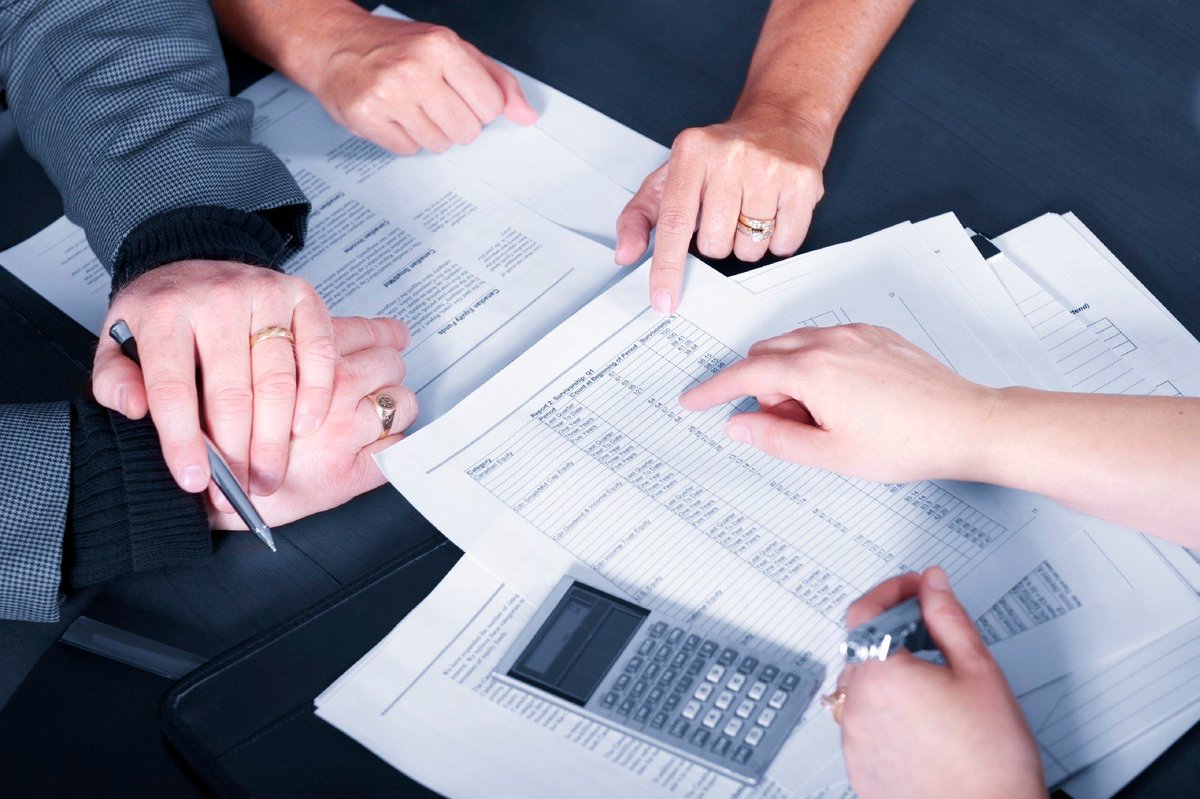The mailing of a time-limited settlement offer for certain taxpayers under audit who participated in abusive micro-captive insurance transactions.

lrtaxaccounting.com/single-post/Se…