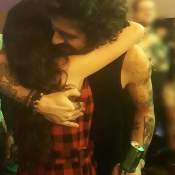 re_mp4's tweet photo. quero esse #tbt aqui também, um dos poucos homens que eu amo <3 kkkkk
#matriz #turnematriz #pitty https://t.co/x6PGdw38Hf