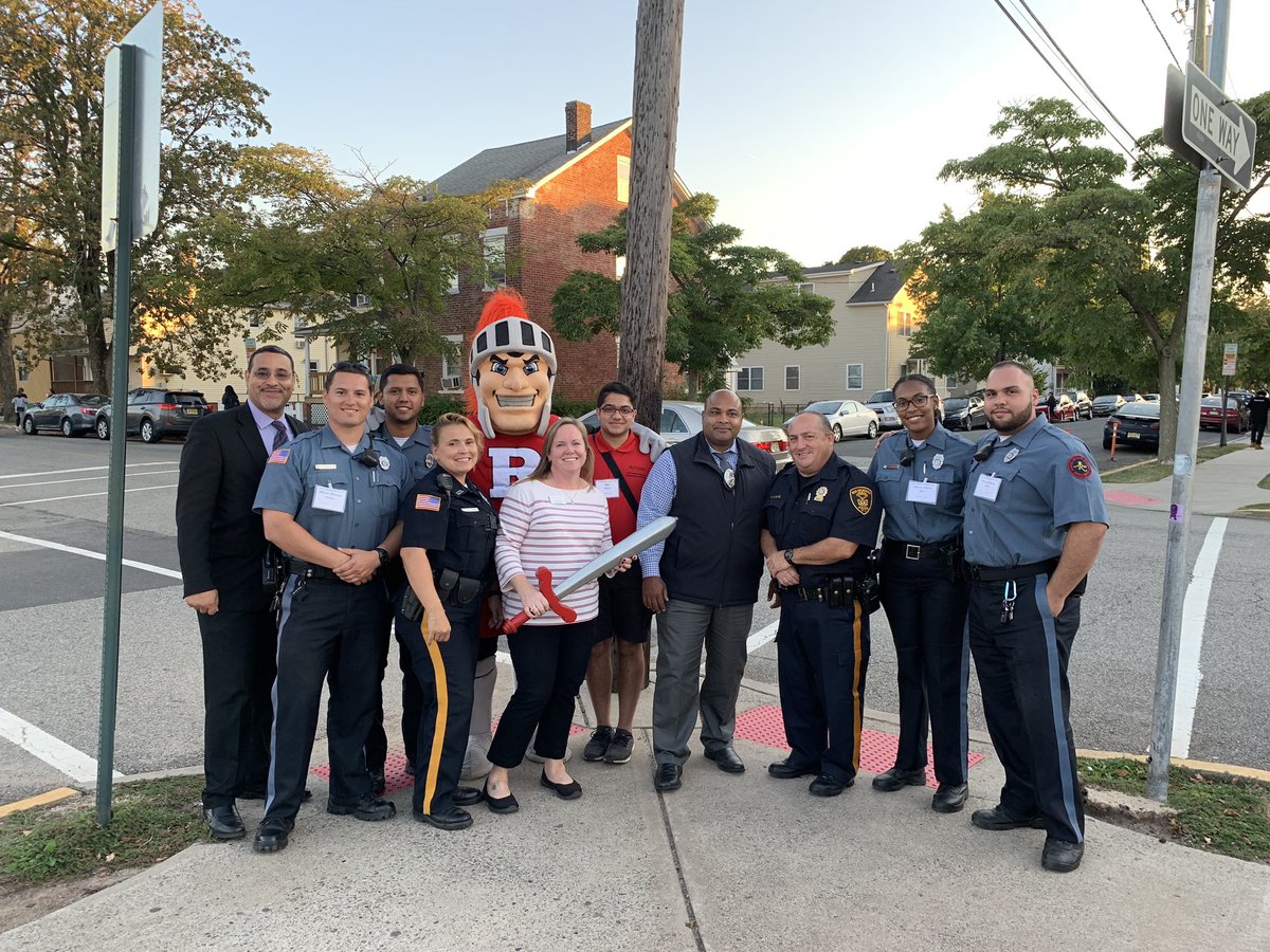 sbmena1's tweet photo. Another successful Good Neighbor Welcome @ruoffcampus @Rutgers_PD visiting our surrounding neighborhoods @CityofNewBruns @RutgersNB to welcome back our off-campus students &amp; connect with city residents. Thank you @cjmolloy1 &amp; @MayorCahill for your leadership &amp; support👊🏽 https://t.co/6xHG8aklq5