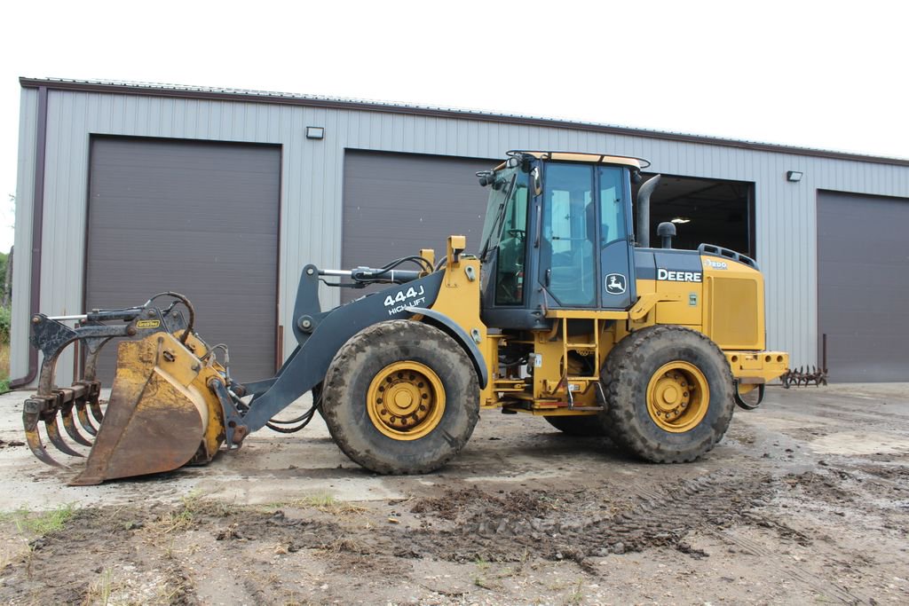 AgVisors's tweet photo. ONLINE ONLY AUCTION
Feedlot Retirement Equipment Auction
Bidding Ends: October 31

Over 70 lots! Tractors, Loaders, Hay &amp; Forage Equipment, Cattle Equip, Trailers, Attachments &amp; more. Don't miss out on. Visit https://t.co/10kIL5s0VK for more lots and to bid.

Jordan: 605-809-5552 https://t.co/00VlXfbQNp