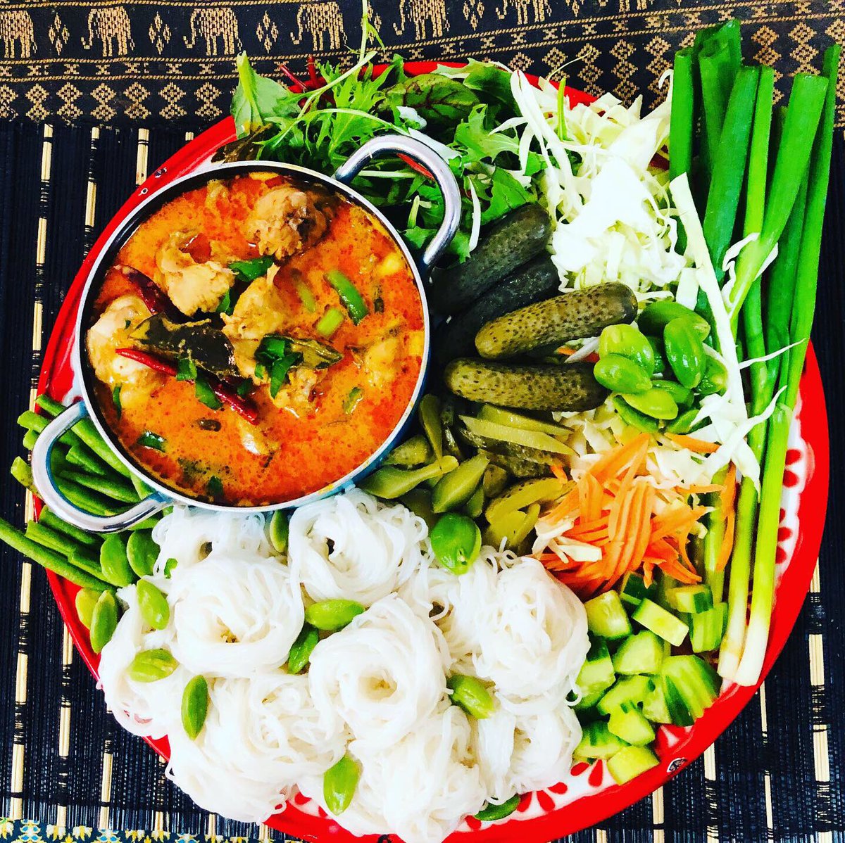 new_dada's tweet photo. #ขนมจีน  #นำ้ยาไก่กะทิ youtube: https://t.co/PfPdmJyKsg https://t.co/OZUcPJhz3Z
