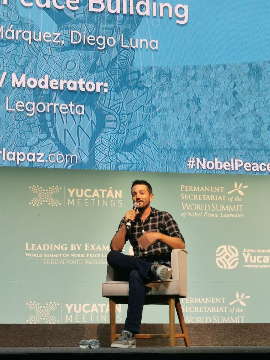 Hoy tuve la oportunidad de estar en #YucatanForPeace , hablamos de responsabilidad ciudadana, diversidad, de igualdad e inclusión, hablamos de paz y el arte como una herramienta de cambio. Gracias a todos los que asistieron, fue un placer ser parte.