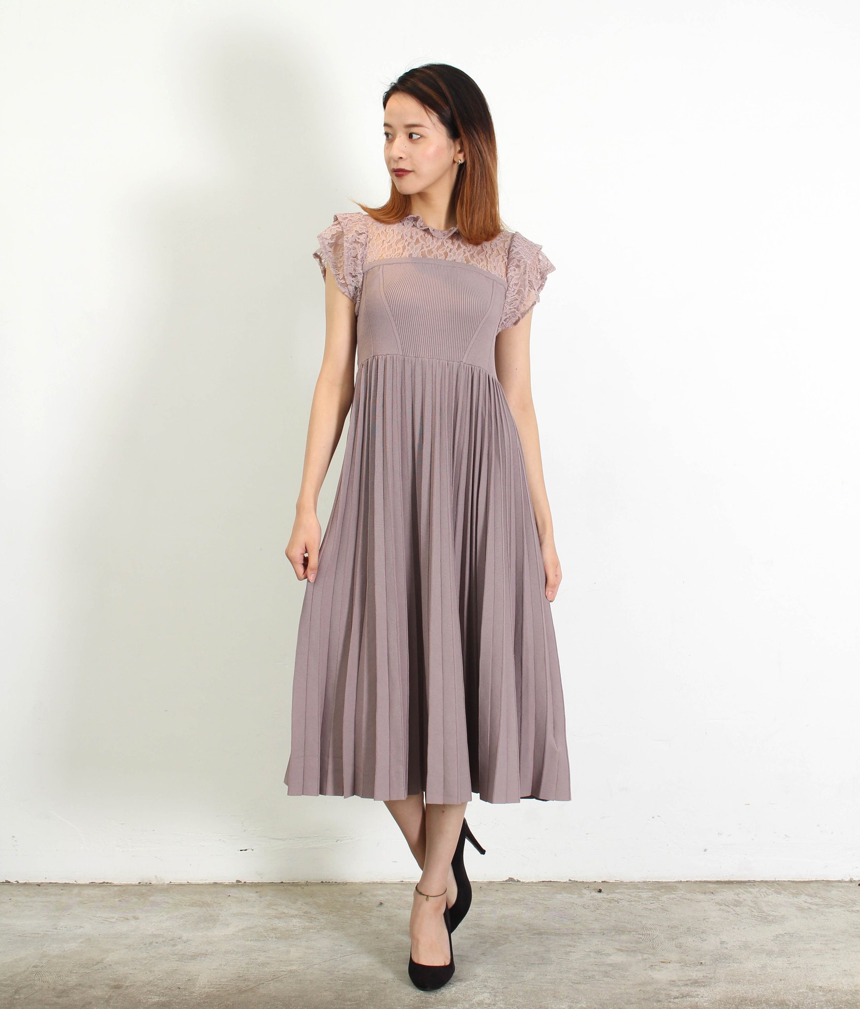 ট ইট র Select Shop Double Heart New Snidel ガーデンレースニットワンピース レース リブ プリーツを組み合わせた贅沢なニットドレス 美脚効果が期待できるふくらはぎまでのミディ丈は パンプスやショートブーツとバランスが取りやすく