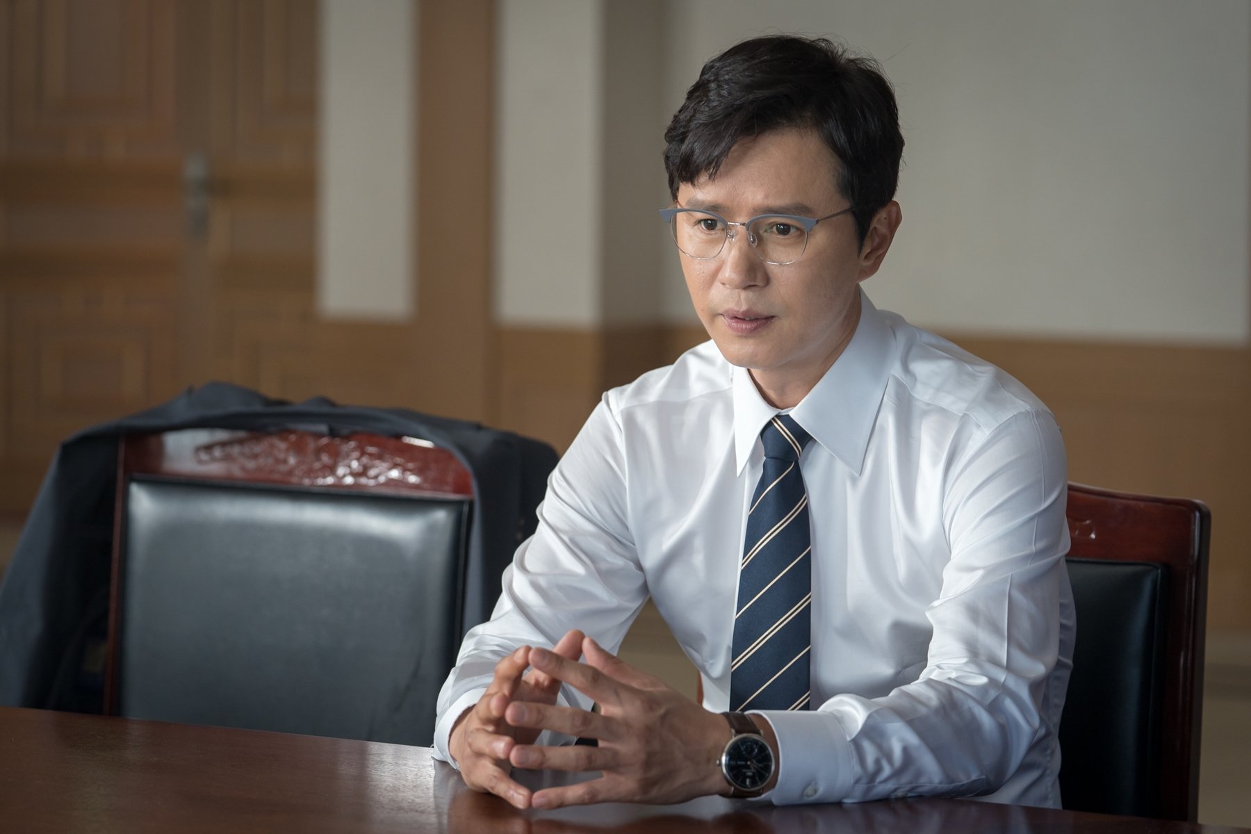 SMTOWN on Twitter: "Actor KIMMINJONG back as '윤한기,' the Blue House senior secretary for affairs, in the new SBS drama 'Vagabond'! Stay tuned for the 'Vagabond,' airing its first