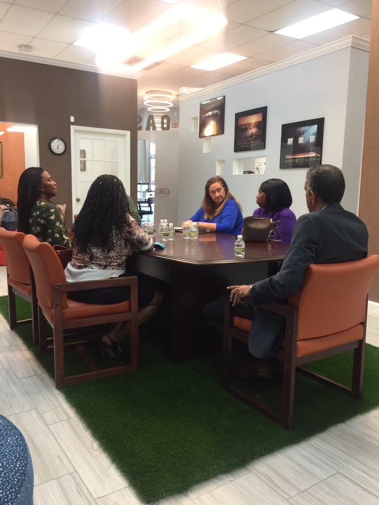 mridontsleep's tweet image. What wonderful collection of minds meeting in Miami. 

Thanks to @MiamiFoundation for allowing us to share our stories. No matter where we came from, this is our home &amp;amp; we will make sure to harvest it well. 

Let the countdown to Oct 15 begin! 

#MyMiamiStory