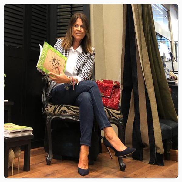 Trabajadora entusiasta e incombustible, #TeresaFierro ha sido premiada por la prestigiosa Asociación Española de Profesionales de la Imagen con su medalla de oro.
¡Te lo contamos en #SPENDIN #People!
👉 ow.ly/WkVa50wfR23