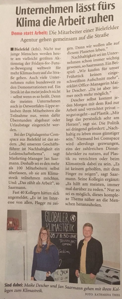 strolfs's tweet photo. Heute bin ich mit meinen Kollegen von @comspace beim #ClimateStrike in @stadtbielefeld. ✊ Im Kampf für besseren #Klimaschutz fordere ich endlich eine echte #Verkehrswende mit #MehrPlatzFürsRad und einem attraktiven #Bus und #Bahn Angebot. #mdRzA #arbeitenbeicomspace https://t.co/Sg39M3fZED
