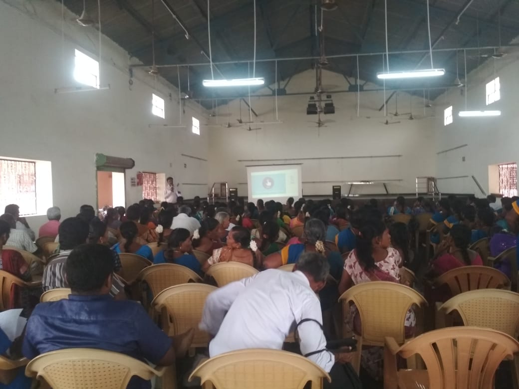 ErodeElection's tweet photo. 105- அந்தியூர் சட்டமன்ற தொகுதிக்குட்பட்ட வாக்குச் சாவடி நிலை அலுவலர்களுக்கு இன்று (18.09.2019) அந்தியூர் செளடேஸ்வரி அம்மன்திருமண மண்டபத்தில் அந்தியூர் வட்டாட்சியர் தலைமையில் BLO App குறித்து பயிற்சி அளிக்கப்பட்டது https://t.co/ytKwIAsbGc