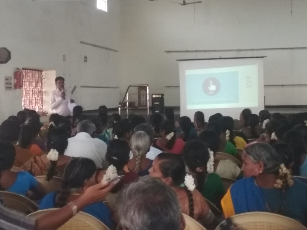 ErodeElection's tweet photo. 105- அந்தியூர் சட்டமன்ற தொகுதிக்குட்பட்ட வாக்குச் சாவடி நிலை அலுவலர்களுக்கு இன்று (18.09.2019) அந்தியூர் செளடேஸ்வரி அம்மன்திருமண மண்டபத்தில் அந்தியூர் வட்டாட்சியர் தலைமையில் BLO App குறித்து பயிற்சி அளிக்கப்பட்டது https://t.co/ytKwIAsbGc
