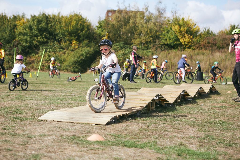 2019 Family Fun Day &amp; Club Champs Kick Off slipstreamers.co.uk/2019/09/20/201…