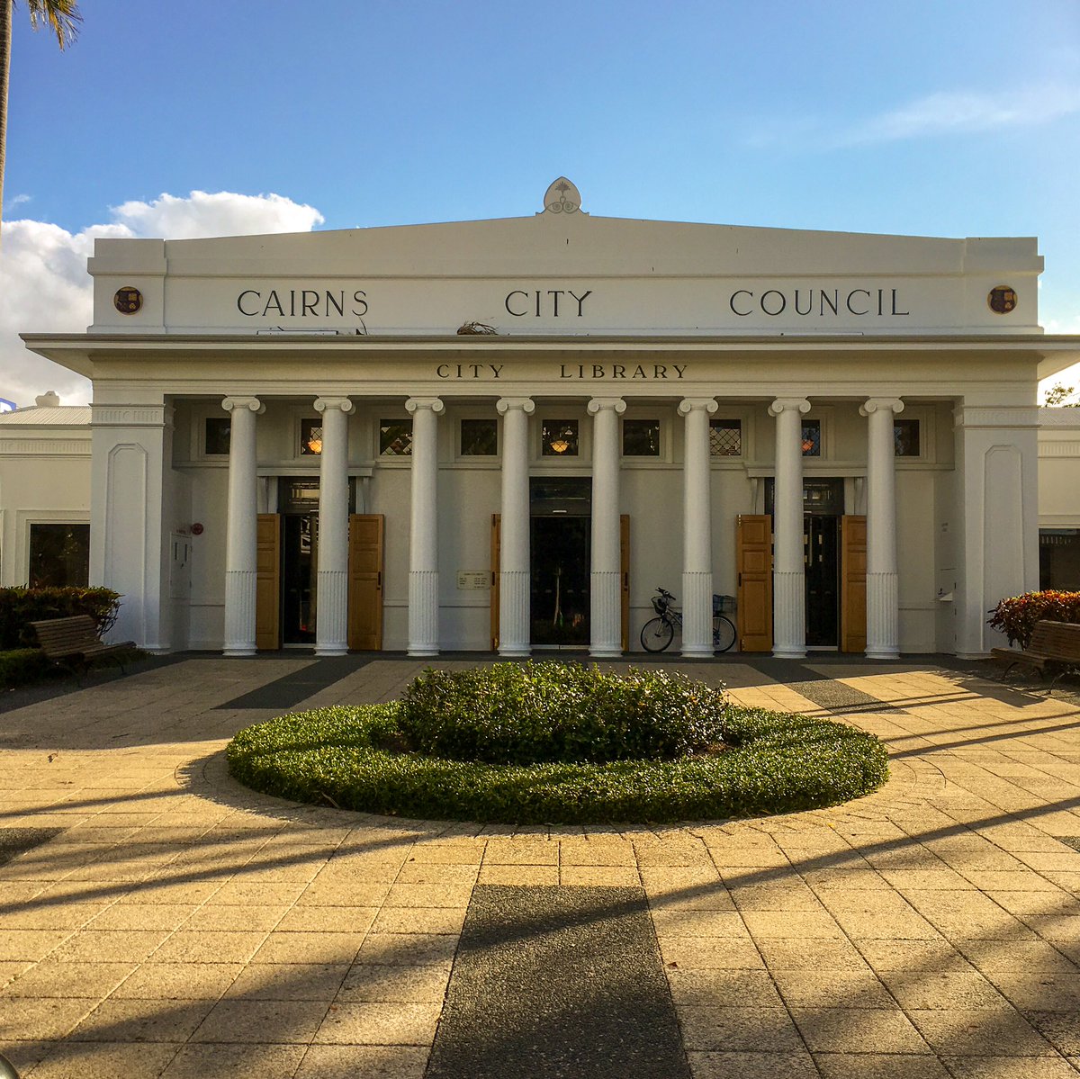 kylastephan's tweet photo. It’s very hard to take a bad photo of the lovely Cairns Library. #cairns #libraries #qldlibraries https://t.co/5aInw0v189