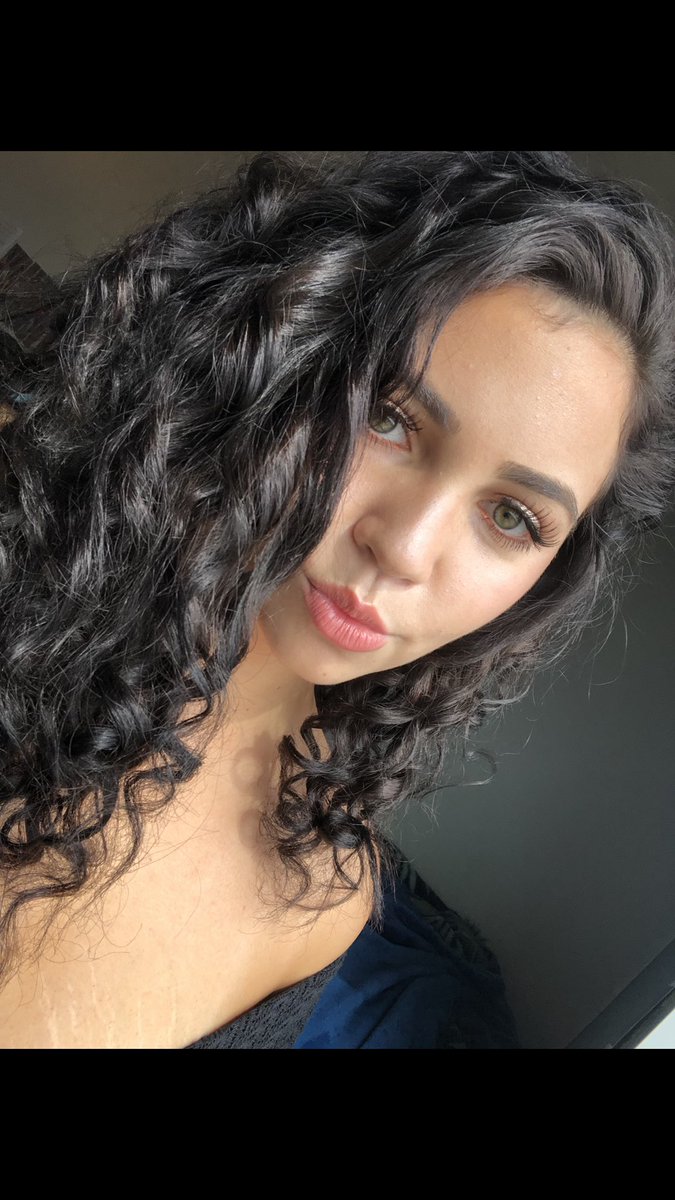 SofieAngeles's tweet photo. Went from blonde to black 🌸🤷🏽‍♀️ https://t.co/asOOVnjmXc