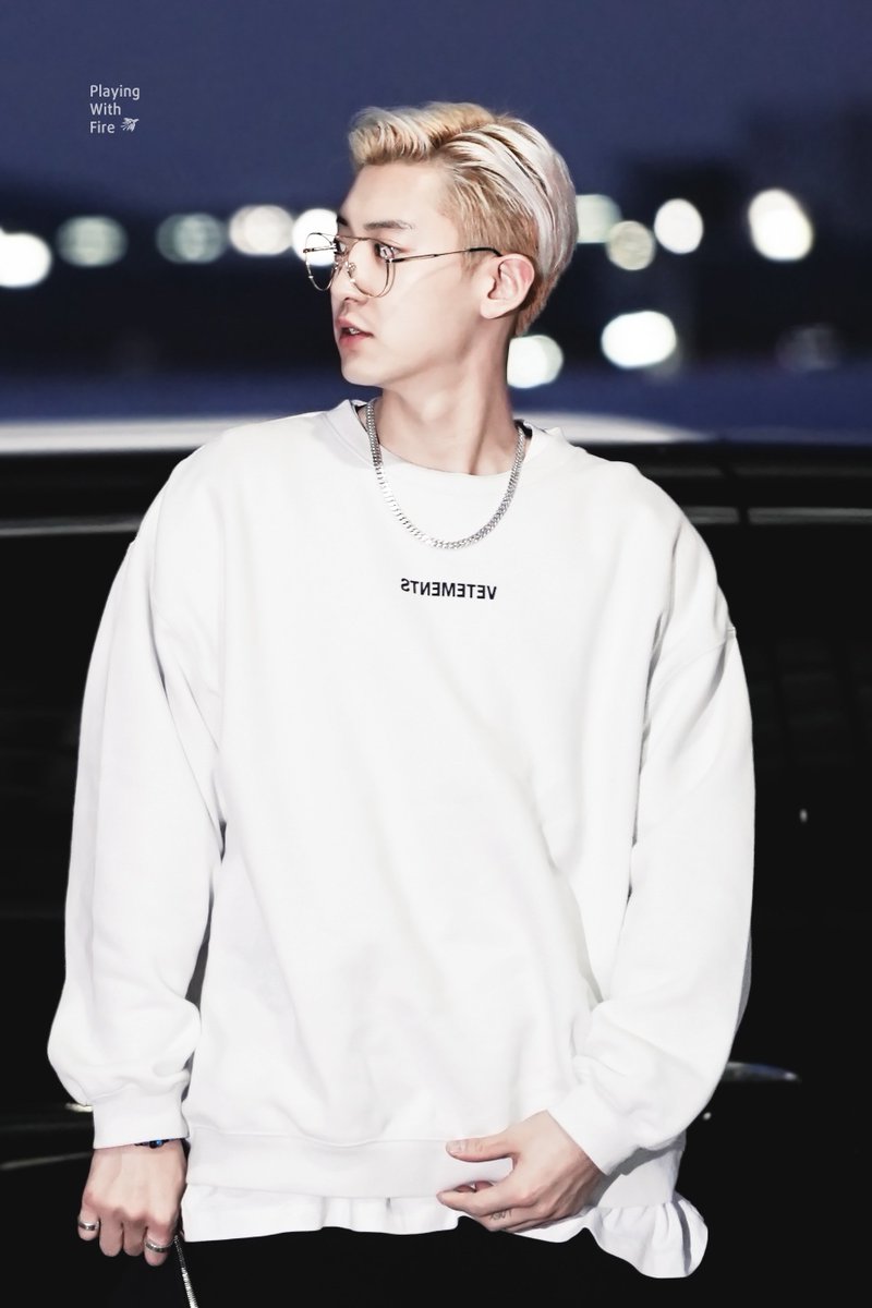 PWF61's tweet photo. 190919 ICN 찬열이💕

멋있는데 넘 귀여워 ㅠㅠ

#찬열 #엑소 #CHANYEOL #EXO #EXO_SC #Whatalife 
@weareoneEXO https://t.co/YtsdG0ADF7
