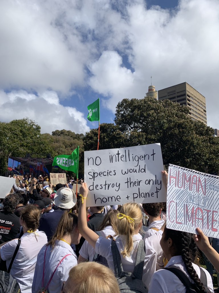 _angemccormack's tweet image. Some scenes from the MASSIVE #climatestrike in Sydney