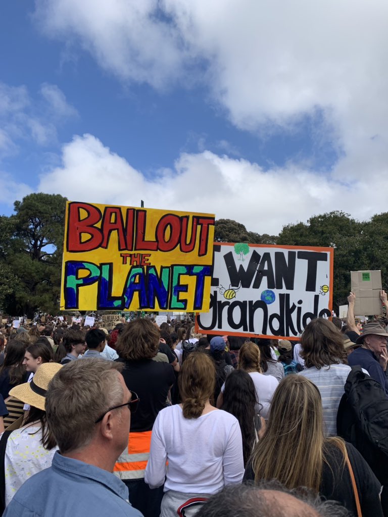 _angemccormack's tweet image. Some scenes from the MASSIVE #climatestrike in Sydney