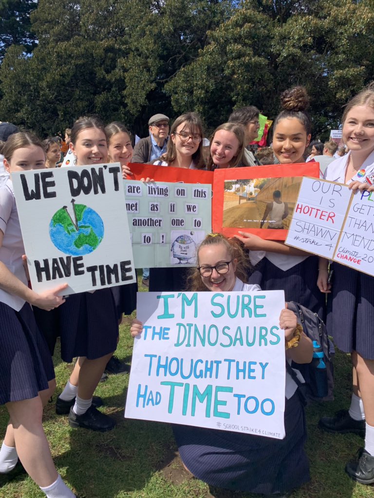_angemccormack's tweet image. Some scenes from the MASSIVE #climatestrike in Sydney