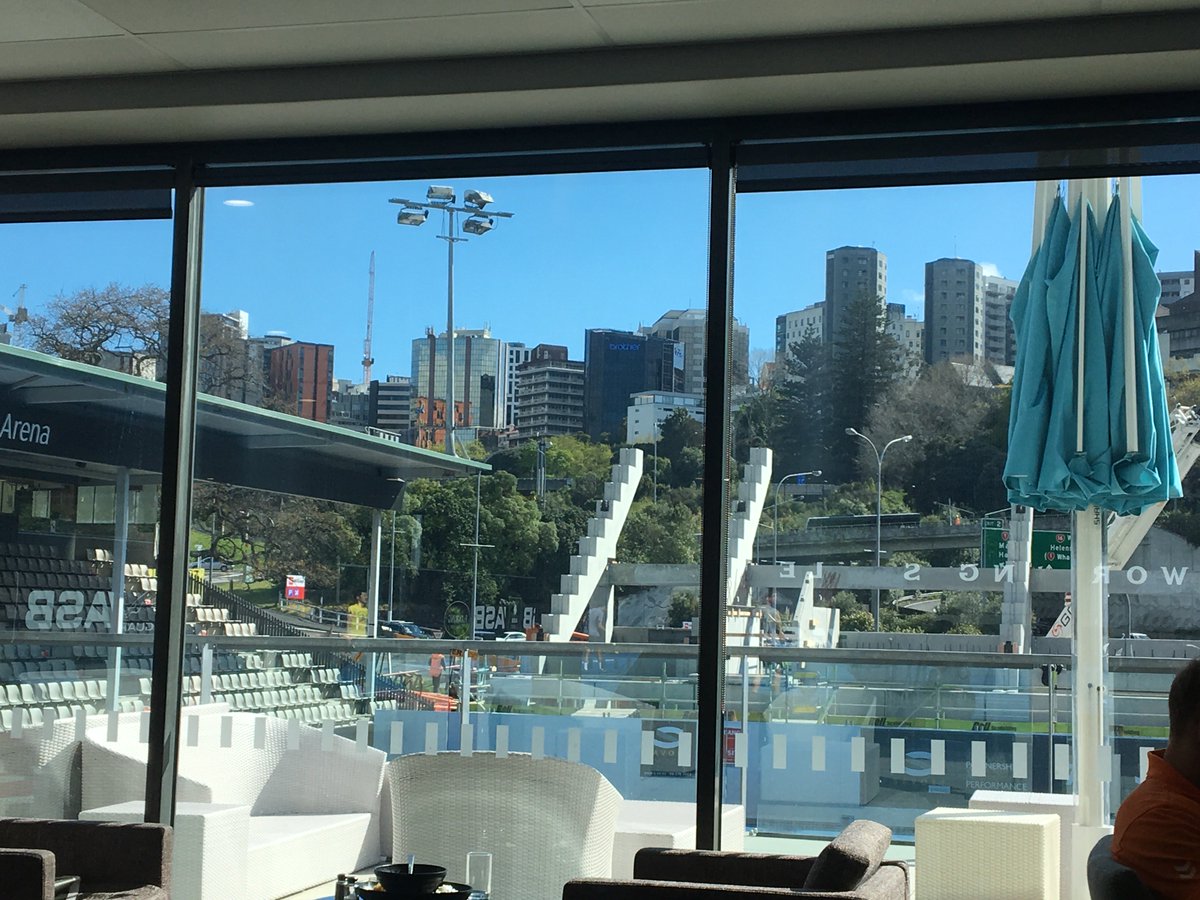 ElizabethEBCo's tweet photo. Such an honour to be sitting here deep diving with the remarkable Andy Hamilton @iceandy for @the_icehouse strategic narrative ... #strategicstory #strategicnarrative #positioning #happybirthdayandy https://t.co/LBFvjezCOs