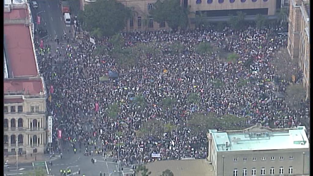 kerrinbinnie's tweet photo. #ClimateStrike protest in Brisbane.  Huge crowds https://t.co/pl6jGM1xQz