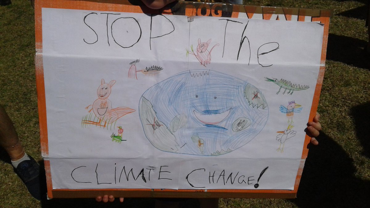 CSUpostdocs's tweet image. Impressive to see so many people, particularly angry school students, at the #ClimateStrike in @AlburyCity today. We were there fighting the good fight for #ECR with @CharlesSturtUni.