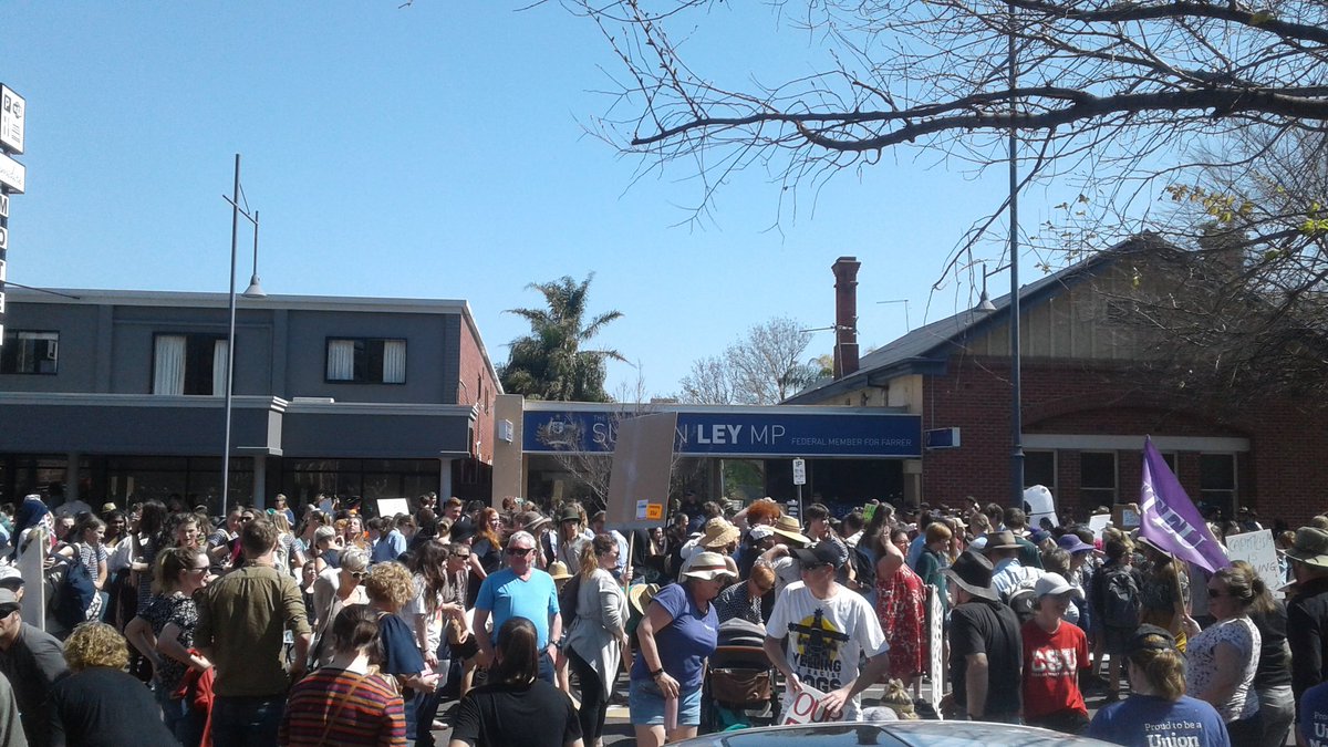 CSUpostdocs's tweet image. Impressive to see so many people, particularly angry school students, at the #ClimateStrike in @AlburyCity today. We were there fighting the good fight for #ECR with @CharlesSturtUni.