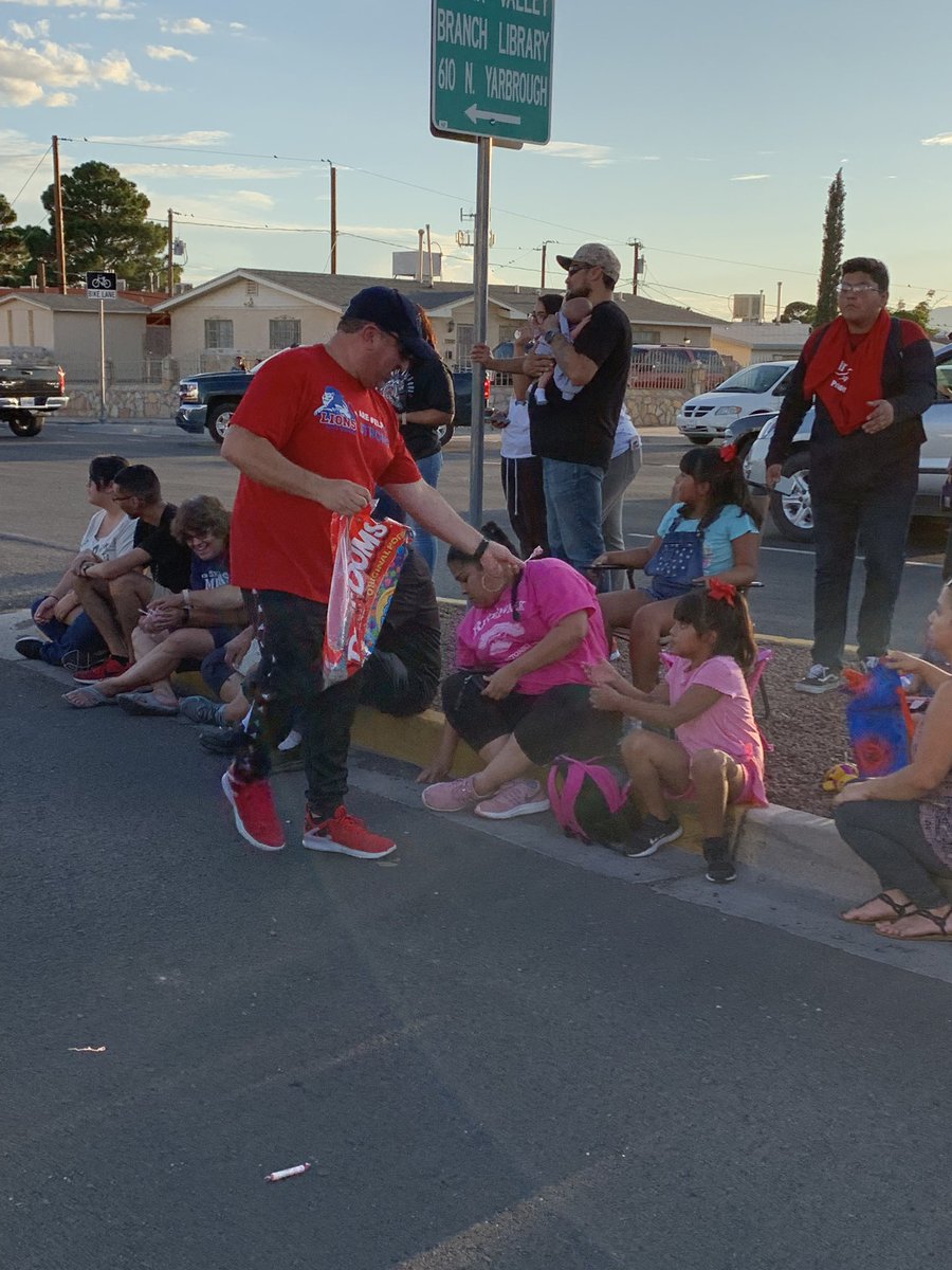 LomaTerraceES's tweet image. Bel Air Parade &amp;amp; Pep Rally! Our Lions 🦁 did an awesome 👏 job performing! @YsletaISD #ONERED #TheDistrictofCHAMPIONS