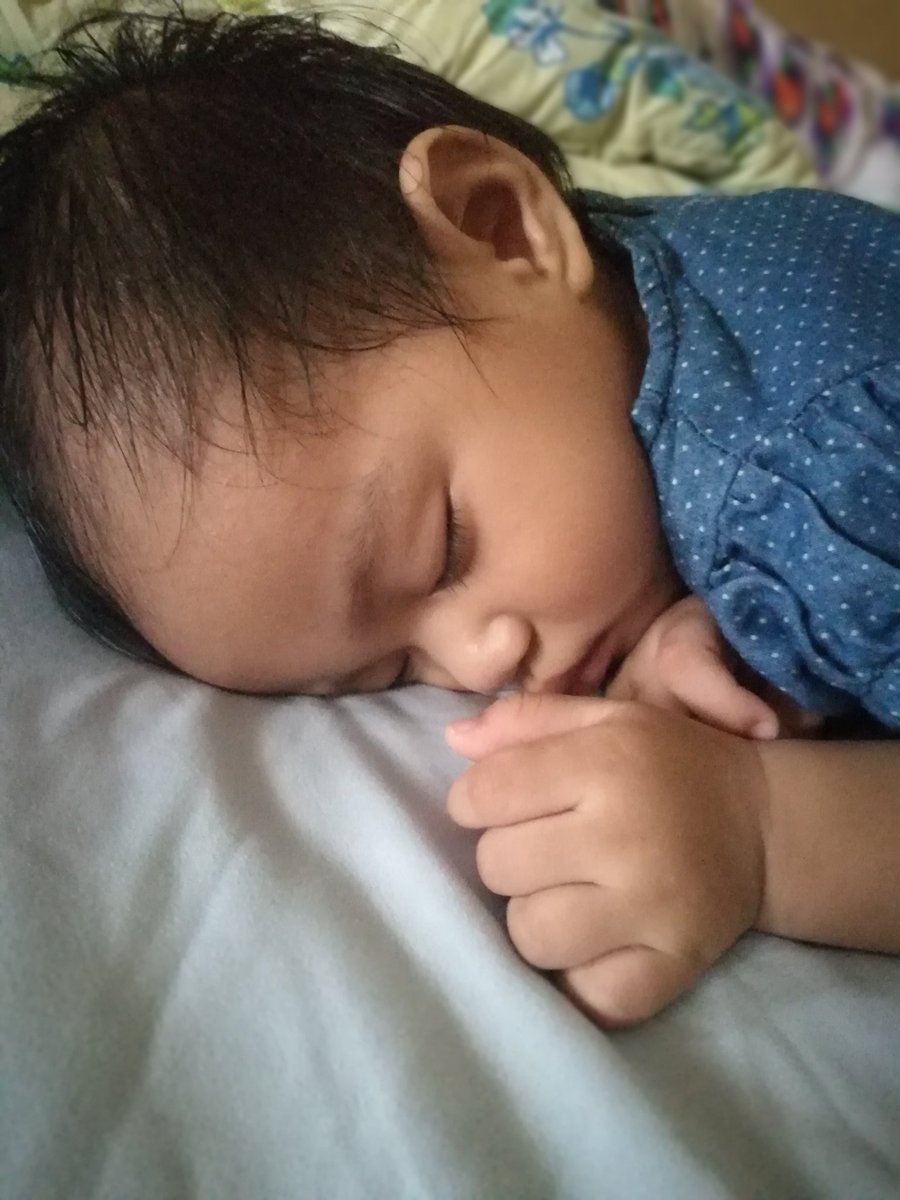 Raja_Shahrare's tweet photo. [Anak Bungsu]

Kerana kamu abah saban siang dan malam mencurah keringat mencari sesuap keredhaan Ilahi.

Kerana kamu ibu saban siang dan malam mencurah kasih membangun segunung karektor manusiawi.

Demi Ibu Pertiwi.

#HDI #education
#Jammas https://t.co/6tn3xZoj7c