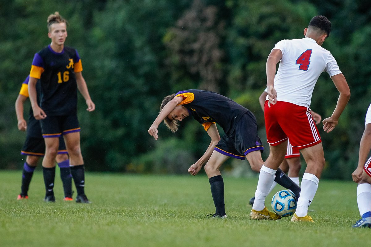 BowenArrowPhoto's tweet photo. When is a loss still a win? When you play as a team, communicate and support each other the entire game. Wins and losses come and go, these friendships will last forever. #KeepWorkingTogether #APride https://t.co/6qXTPjWNlI
