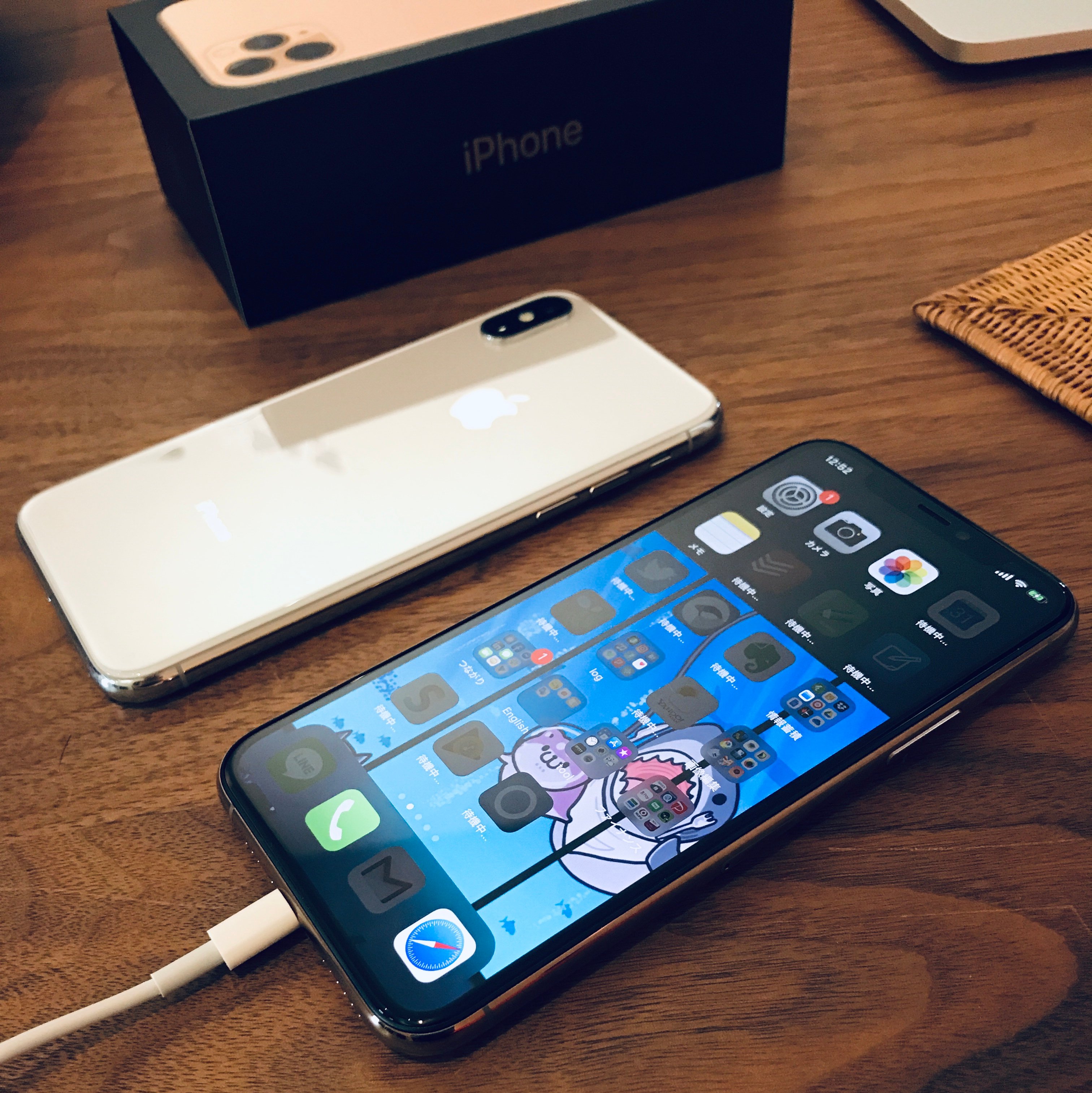 Ni Lab Itunes で取っておいた Iphone X のバックアップを Iphone 11 Pro に適用 バックアップからの復元処理は10分程度で完了 でもまだアプリのインストールとか自動で走っているのか待機中が多い T Co Nfr3r074ma Twitter