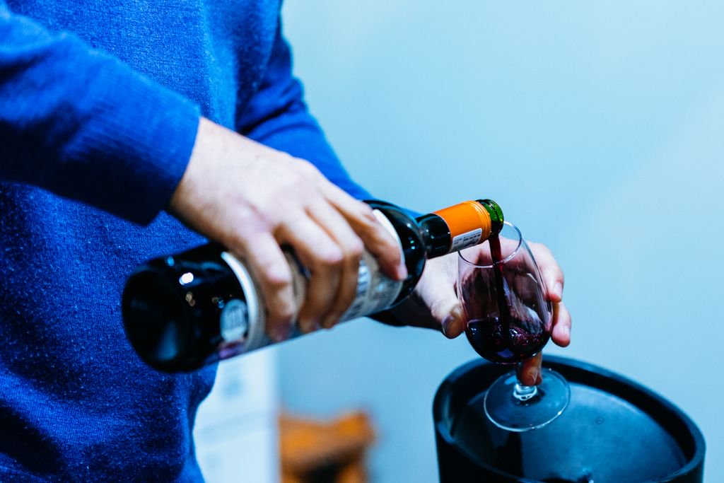 Boozy_Foodie's tweet photo. *WIN* I've got two sets of FOUR tickets to the opening night of @TheWineShowZA on 3 October Menlyn Park Shopping Centre, Pretoria to give away. 
To enter RT using the hashtags #BoozyFoodieWine AND #WINEderland 
Winners announced on 30 Sept, so get tweeting :)  #PR https://t.co/RIgnFP6KbD
