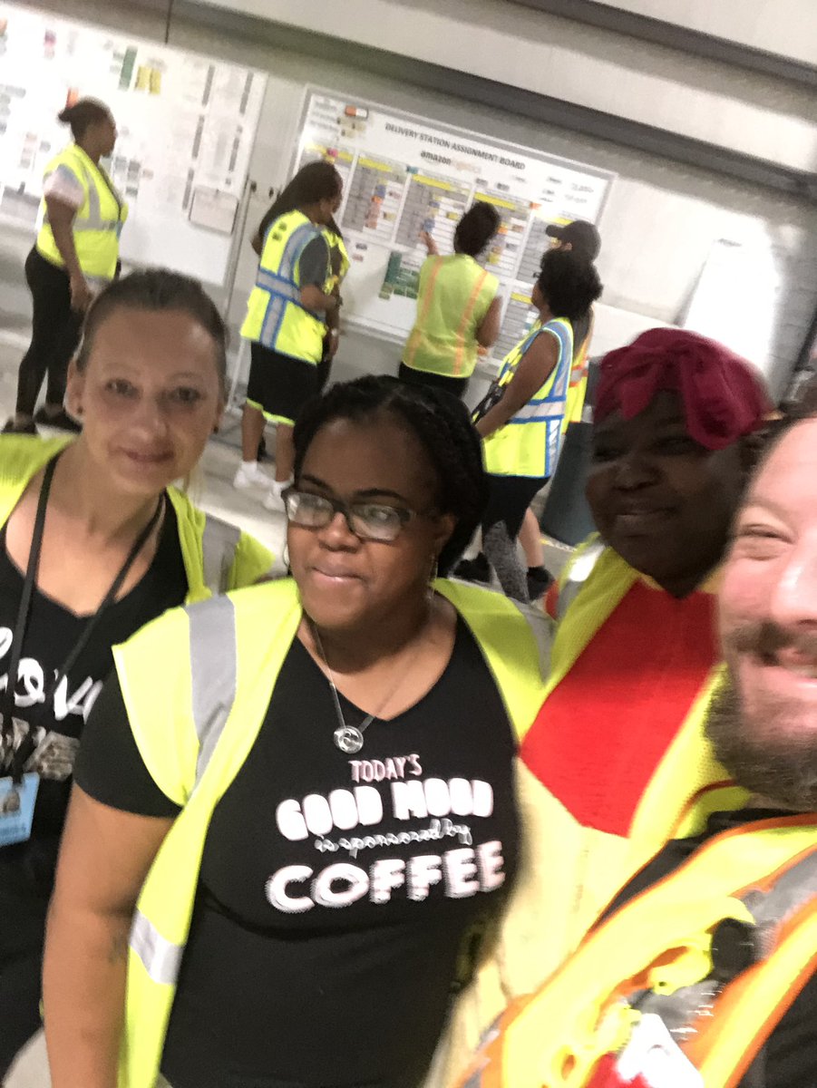 EricHalberg's tweet image. #PJammin #AmazonGoesGold on the #TreasureCoast team members are showing their support today in their fight against childhood cancer. The next package this team sorts might very well a life saving purchase.