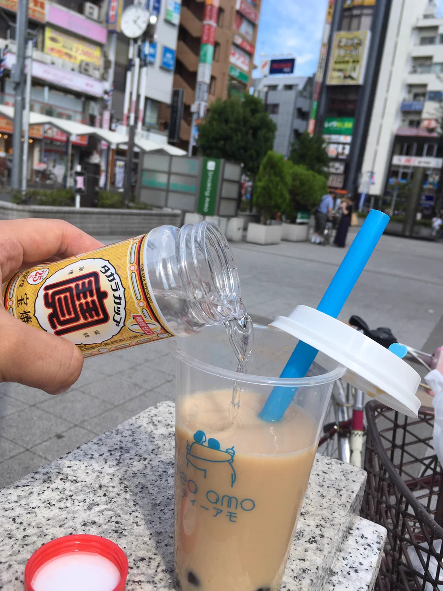 普通のタピオカミルクティーでは物足りなくてwwwその発想はなかったwww