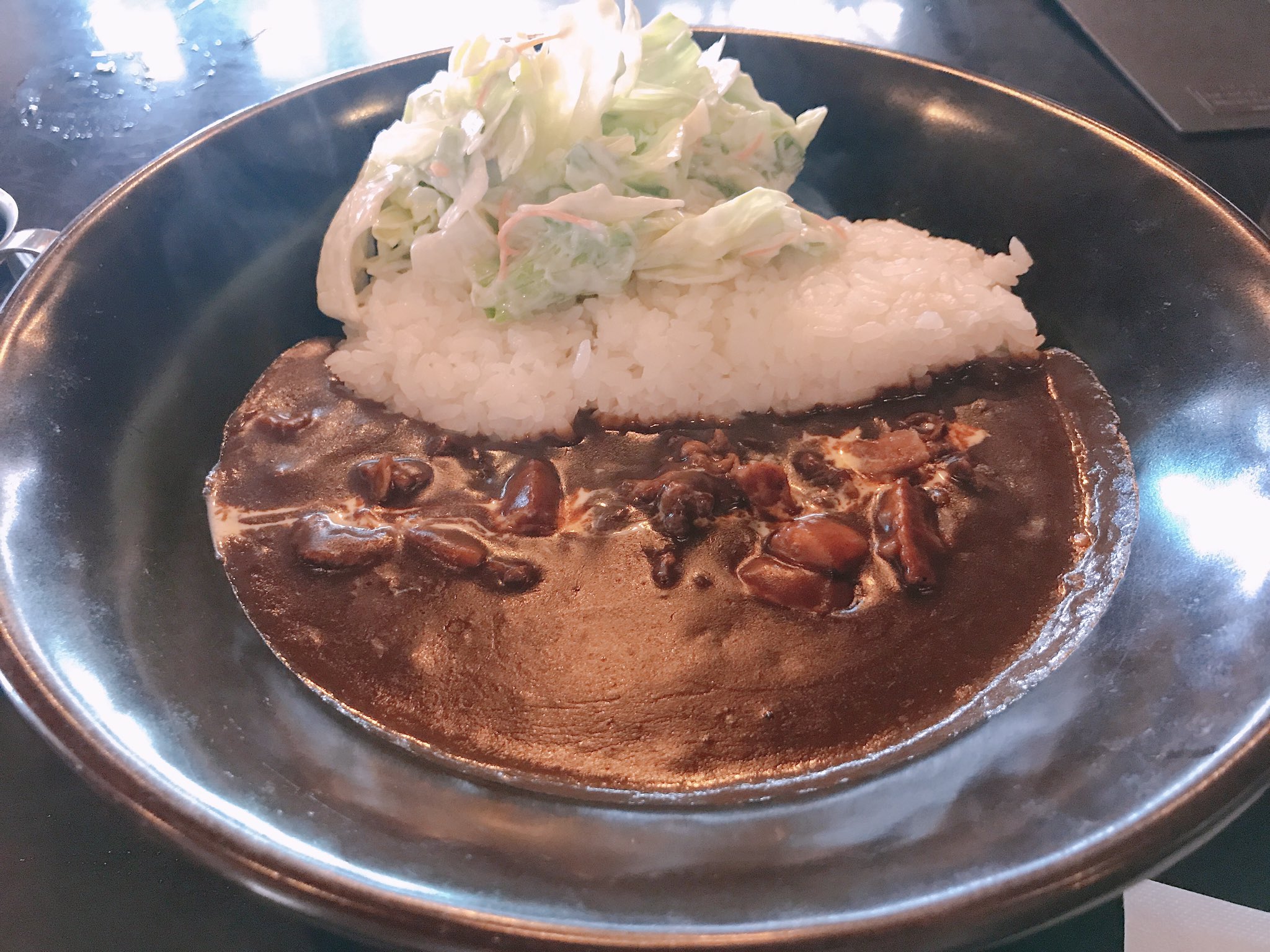 公式 ダイチャリ ダイチャリトピックス 珊瑚礁 のカレー 鎌倉でカレーといったら 七里ガ浜 の珊瑚礁 モアナマカイ珊瑚礁 と 珊瑚礁本店 がありますが じつはそれぞれの店舗独自メニューがあるんです シェアサイクル でお腹が空いたら