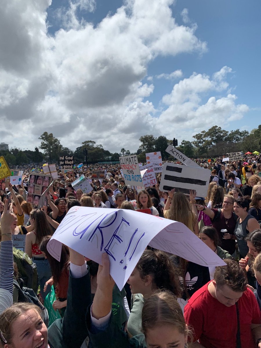 johnallsopp's tweet photo. In the thick of it with ms 6, 9 and 11. Networks slammed. Surrounded by young people full of energy and positivity. #ClimateStrike #ClimateStrikesydney https://t.co/zWKGd39dMH