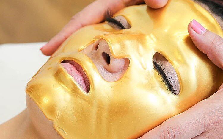 jamelaskincare's tweet photo. Each Jamela 24kt gold collagen infused face mask visibly lifts, tightens and firms the face, rejuvenating and uplifting the skin with every use. Skin appears smoother, radiant and more youthful. #spalife #glowingskin #crueltyfree  #glowingskin #love #gold #skin https://t.co/rblKVzsy9y