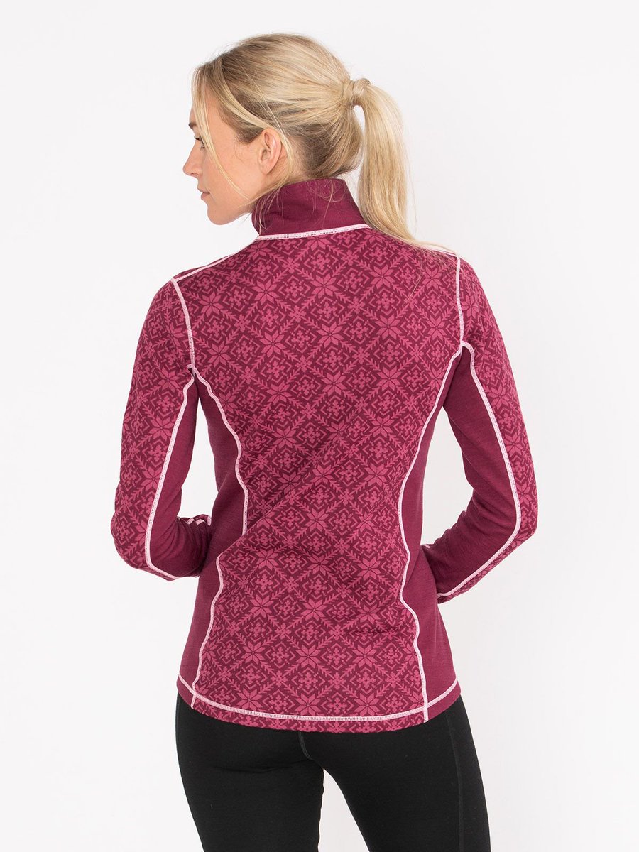UllmaxFI's tweet photo. Wool Star 1/2 ZIP
Nyt kun syksy lähestyy haluamme esitellä harvinaisen mukavan pusero, jossa sisäpuoli pehmää toiminnallista materiaalia, ja ulkopuoli merinovilla! 
#ullmax #merinovilla #varainhankinta #syksy https://t.co/K3MpNeeRzr