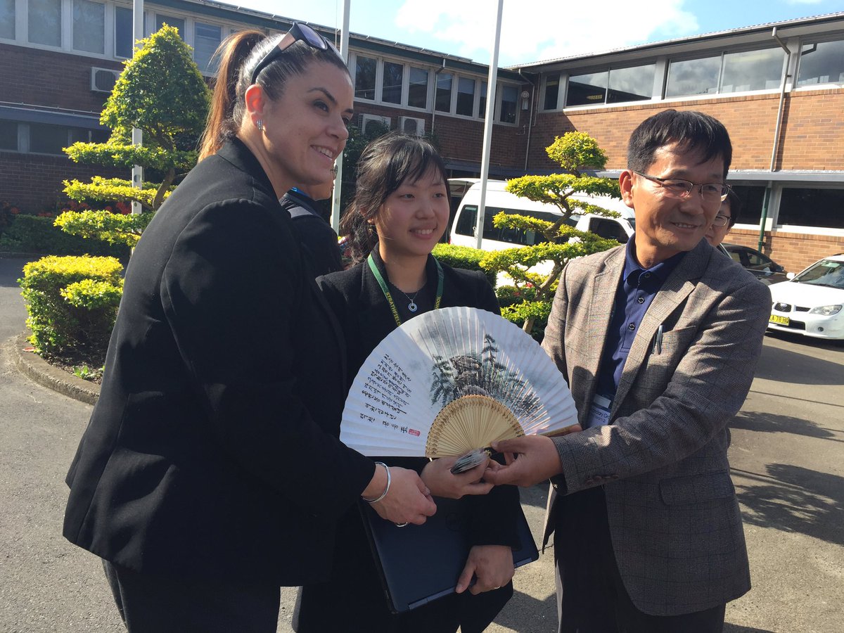 StrathfieldSHS's tweet image. Korean Principals visiting SSHS focusing on our educational philosophy and student wellbeing #insightfuldiscussions