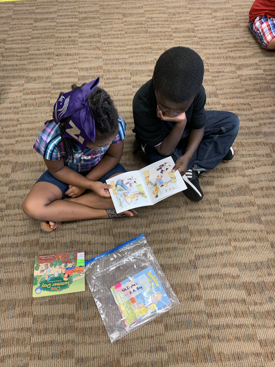 Readers enjoyed partner reading with 4K friends today! They got to show off how readers read the pictures in a storytellers voice. #wearereaders #makingmeaningfulconnections #thisisleaphart #pridein5 <a href="/LeaphartElem/">Leaphart Elementary</a> <a href="/LexRich5Schools/">Lex-Rich 5 Schools</a>