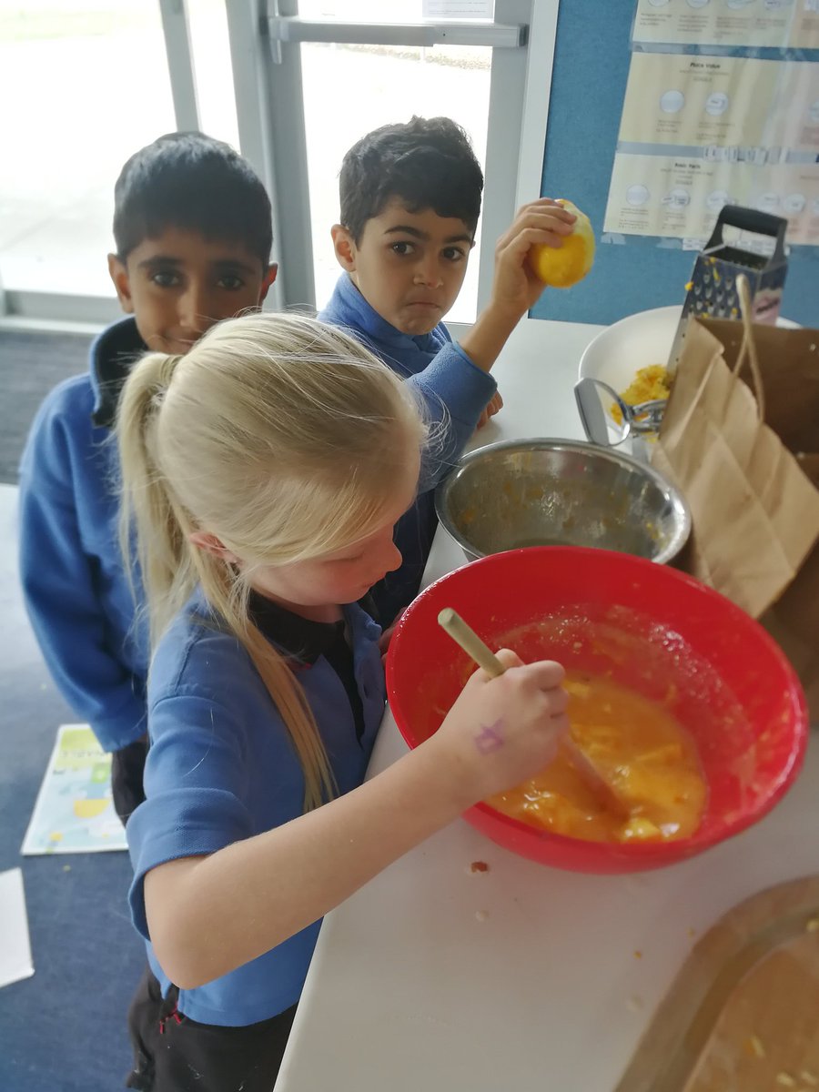 emma_frances12's tweet photo. What's cooking? Come along to our Sustainable Market Day to find out... πππ― #sfsbreakingground #sfscollaborating #sfsau @StonefieldsSch https://t.co/8rTOzF0NHH