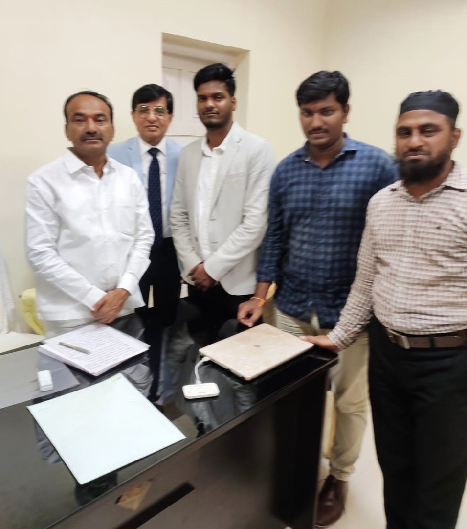 Our team meets Hon'ble Health Minister of Telangana, Mr. Etela Rajender. He is impressed  our <a href="/MoskeetOfficial/">moskeet</a> solution #TrakItNow <a href="/TelanganaCMO/">Telangana CMO</a>