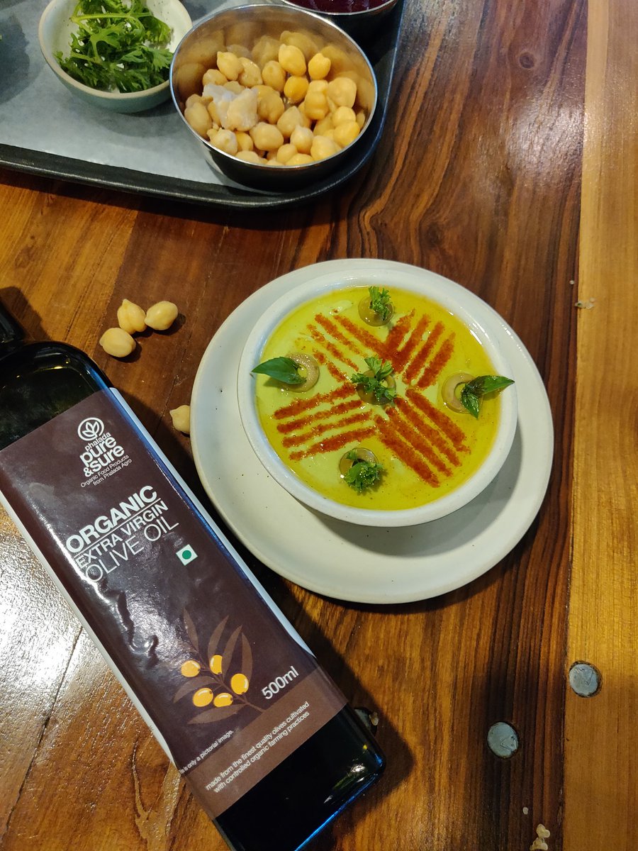 nameeshr's tweet photo. Wellness workshop with Rupa Balachandar at Pure & Sure Organic Cafe, Jayanagar.
Live demo & recipes of 3 special healthy recipes were shared.
Quinoa Salad
Microwave 5 min Granola
Hummus - Beetroot & Hummus
#OrganicCafe #HealthyCooking #PureandSure https://t.co/4ZCW3LpT3a