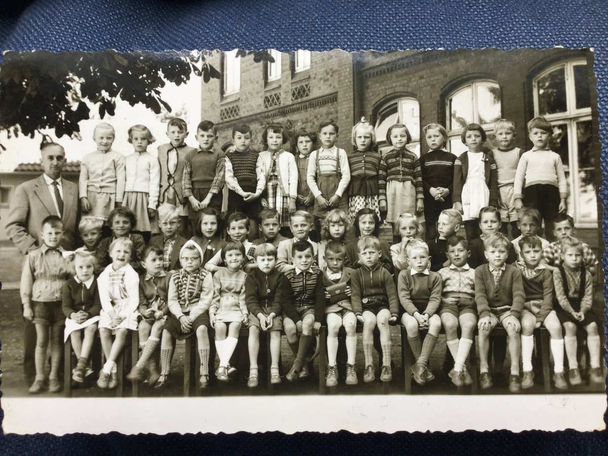 stefanie gollasch (@steffigollasch) on Twitter photo Der Lehrer, der ein Mörder war: Der Peiner Journalist Jürgen Gückel enthüllt die wahre Geschichte seines Stederdorfer Volksschullehrers - er war ein Nazi-Verbrecher und Massenmörder. Die ganze Story in der <a href="/pazpeine/">Peiner Allgemeine</a>
paz-online.de/Stadt-Peine/De… Der Lehrer, der ein Mörder war: Der Peiner Journalist Jürgen Gückel enthüllt die wahre Geschichte seines Stederdorfer Volksschullehrers - er war ein Nazi-Verbrecher und Massenmörder. Die ganze Story in der <a href="/pazpeine/">Peiner Allgemeine</a>
paz-online.de/Stadt-Peine/De…
