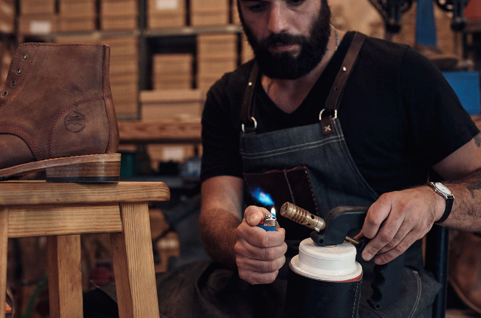 MeghaSh18202367's tweet image. Leather Ageing is still considered beautiful. Learn some inspiration stories behind the "Patina Method".bit.ly/2kVYZxn

#leatherboots #mensfashion #bootstyles #menstyle #creeperboots #westernboots  #shortboots #tanboots #brownboots #blackboots  #chukkaboots #chelseaboots