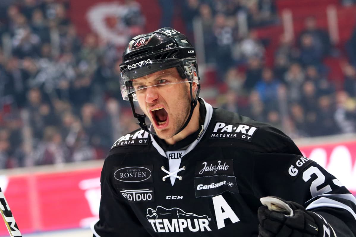 Fiilis kun tajuat, että on perjantai ja että Puun takaa podcastin uus jakso tipahti juuri suoratoistopalveluihin. Tämän viikon jaksossa vieraana <a href="/monsterimonni/">Monsterimonni</a> . 
 Kuunteluun: open.spotify.com/show/3clEx17nL…
podcasts.apple.com/fi/podcast/puu…
soundcloud.com/puuntakaapodca…