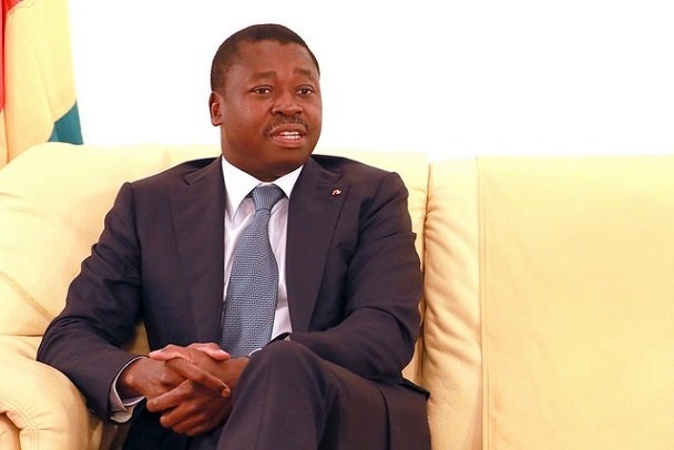 TeamFaurePR's tweet image. Garant du bien-être de tous les #Togolais, le Président @FEGnassingbe va au-delà des attentes. Le Chef de l’Etat tient ses engagements. Il est en phase avec ses compatriotes pour bâtir, ensemble, un pays beau, crédible et prospère. 
MERCI MONSIEUR LE PRÉSIDENT DE LA RÉPUBLIQUE