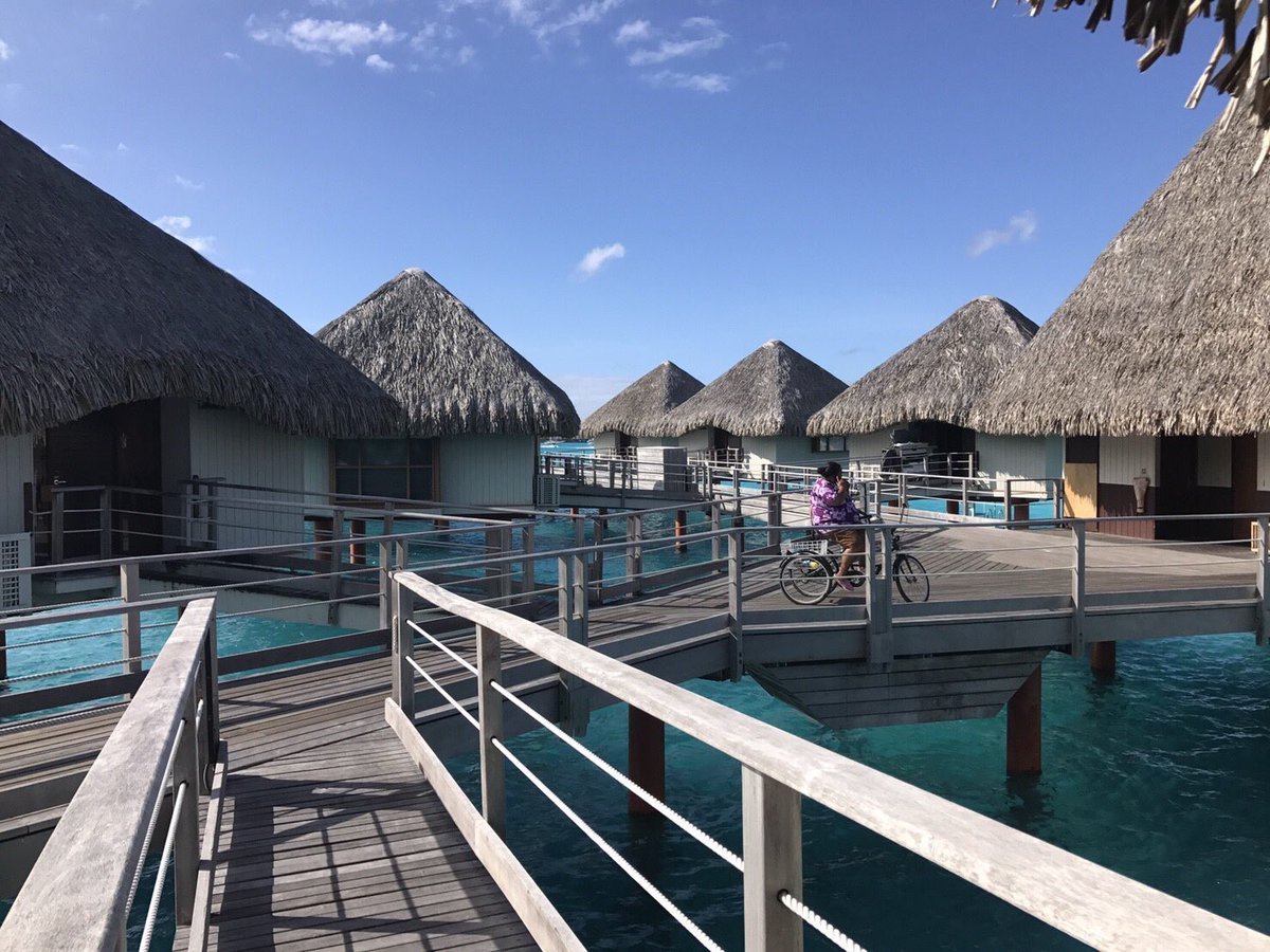jp_merrit's tweet photo. @kelsmerritt Bora Bora island!!! https://t.co/y7TPQq00JI
