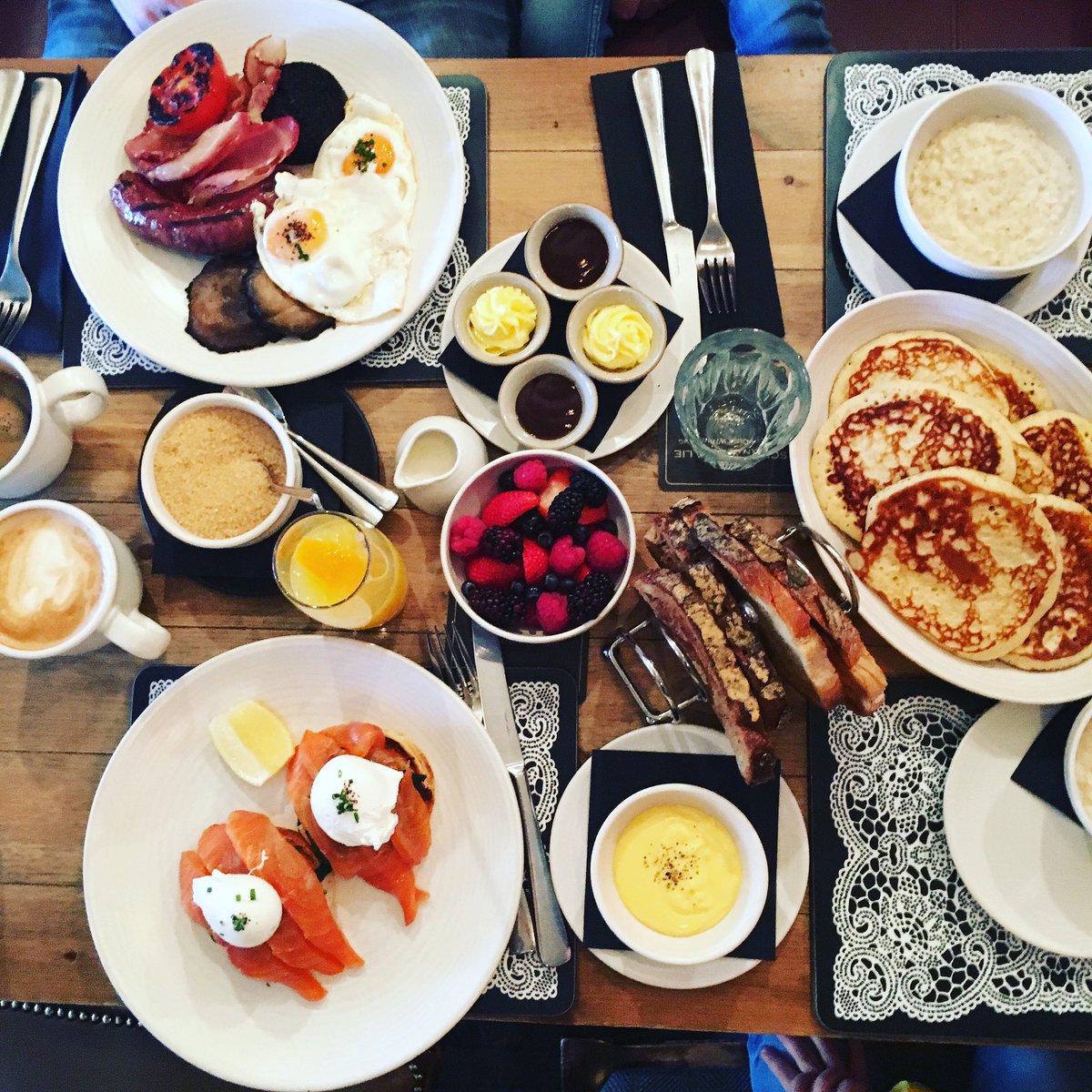 ScranandScallie's tweet photo. Who’s joining us for Breakfast before the rugby this weekend? Served from 8:30am - 11am 🍳🥓🥞 #scranandscallie #rugbyworldcup #scottishrugby #edinburghbreakfast #edinburghbrunch #edinburghfoodies #breakfast #scottishbreakfast #fromnaturetoplate #localproduce #tomkitchin https://t.co/TWIUW1sd51