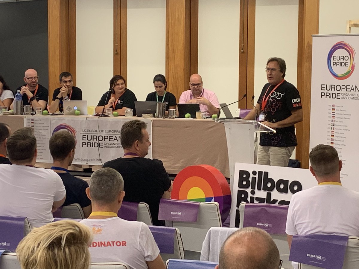 amsterdampride's tweet photo. Aanwezig bij vergadering #agm  #europrides #epoa @EuroPride Ervaringen en verhalen uit heel Europa uitwisselen, netwerken, workshops en veel pride gezelligheid natuurlijk! #bilbao #spanje Pride Amsterdam Directeur Lucien Spee aan het woord... https://t.co/q0s8j4iyt2