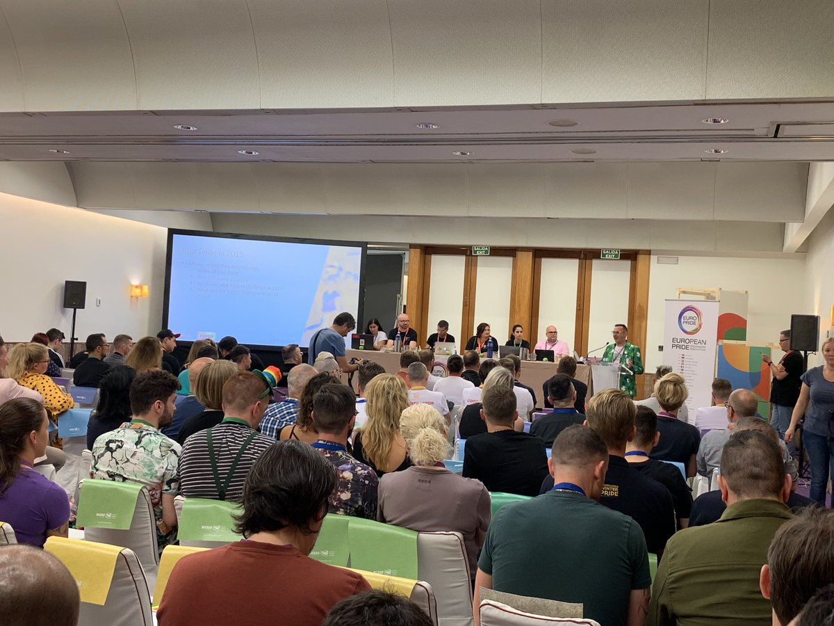 amsterdampride's tweet photo. Aanwezig bij vergadering #agm  #europrides #epoa @EuroPride Ervaringen en verhalen uit heel Europa uitwisselen, netwerken, workshops en veel pride gezelligheid natuurlijk! #bilbao #spanje Pride Amsterdam Directeur Lucien Spee aan het woord... https://t.co/q0s8j4iyt2