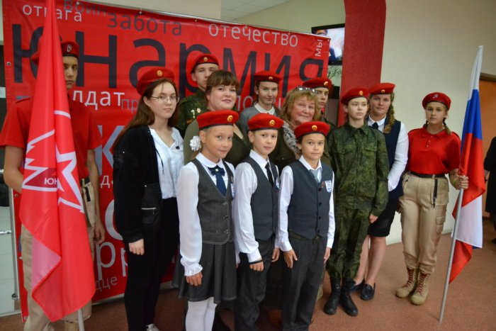 III городской Юнармейский форум «Время выбирает нас!»
III городской Юнармейский форум "Время выбирает нас!" состоялся 19 сентября 2019 года. В Форуме приняло участие 17 юнармейских отрядов города Иванова, око... ivedu.ru/news.php?readm…